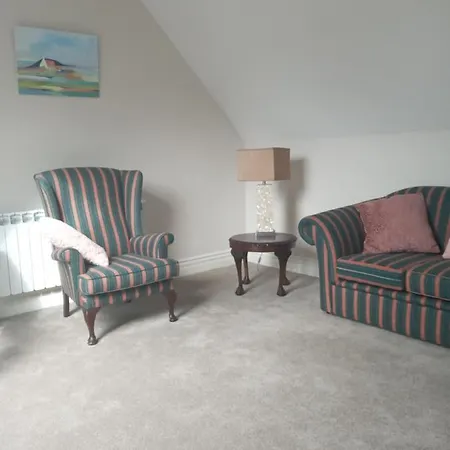 Lakeview Sleeps 6 Modern Newbuild Fab Scenic Area * Nenagh